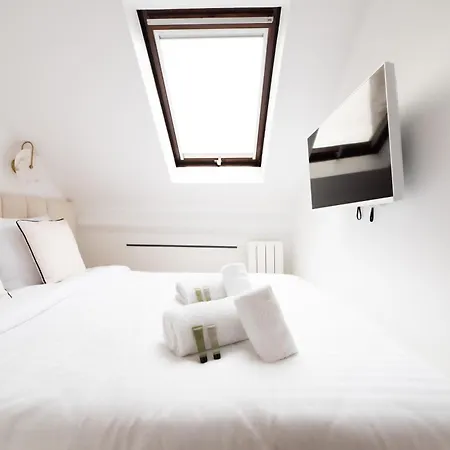 Cia - Modern Flat, Galeries Lafayette パリ